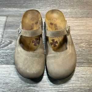 Dr weil slip on tan clogs woman’s size 38 (d118)